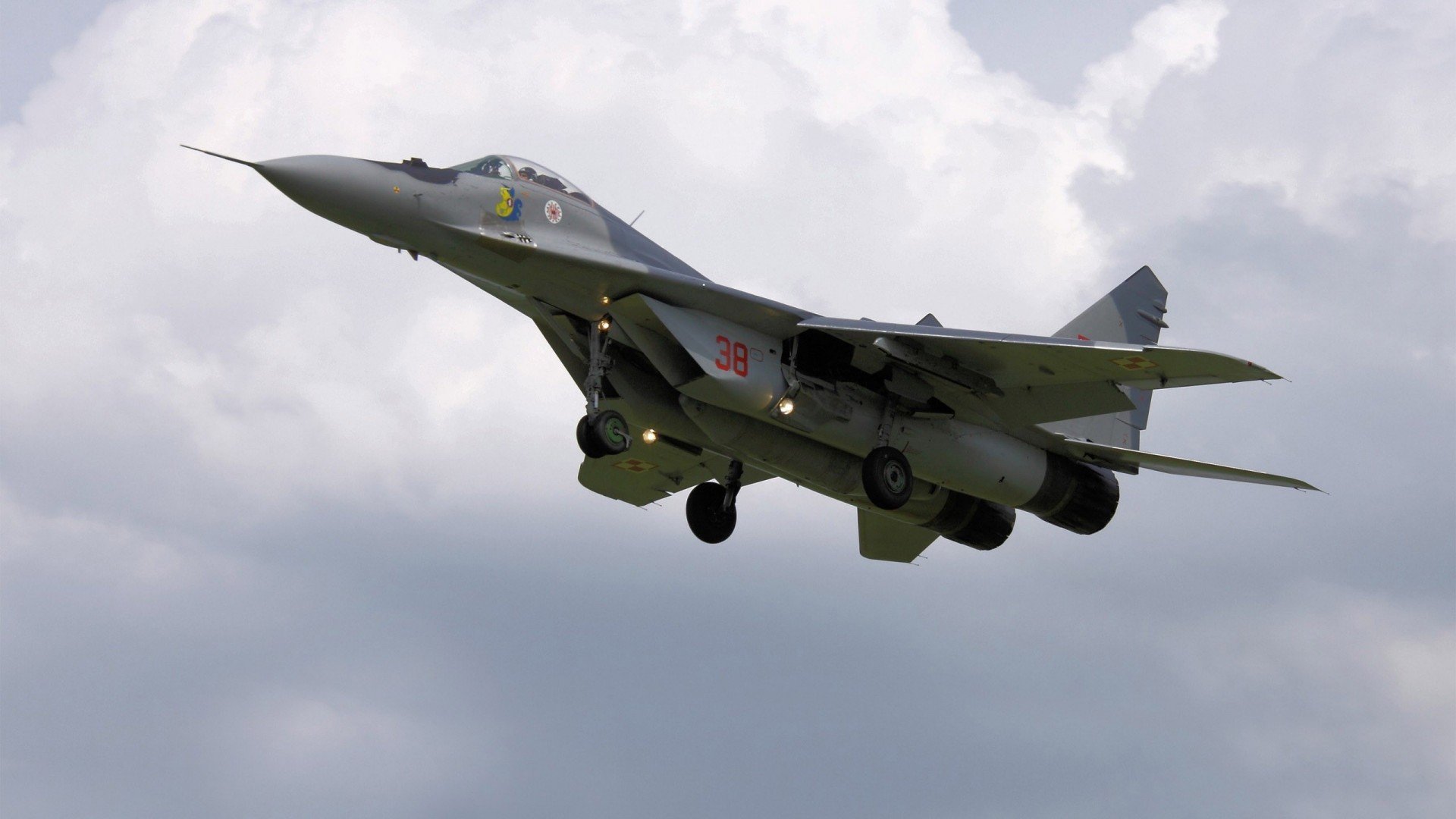 fb体育官网中国-勒沃库森主帅谈球队目标，勒沃库森引援