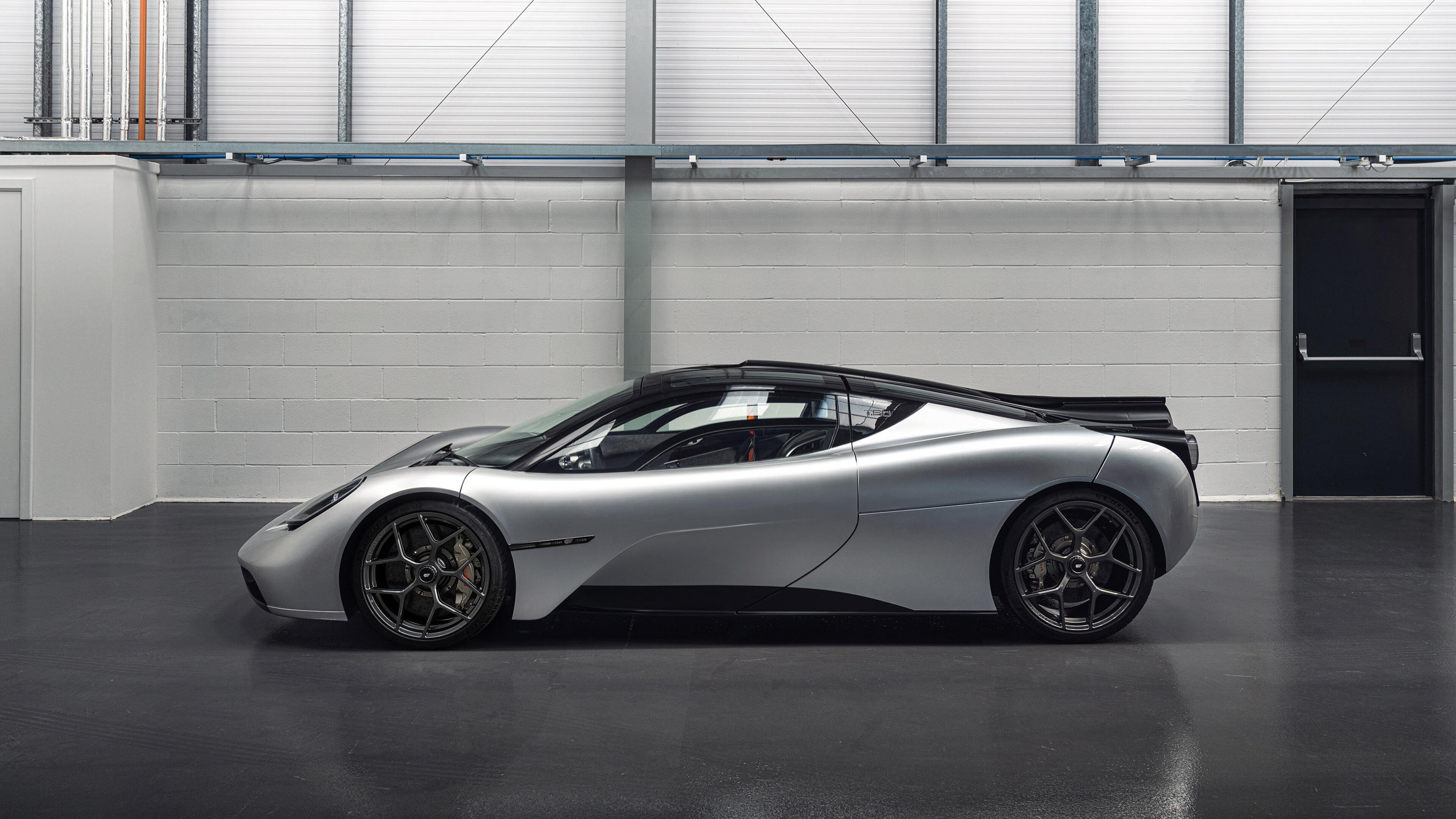 fb体育官网-皇家贝蒂斯反击节奏明快造成混乱，皇家贝蒂斯首发