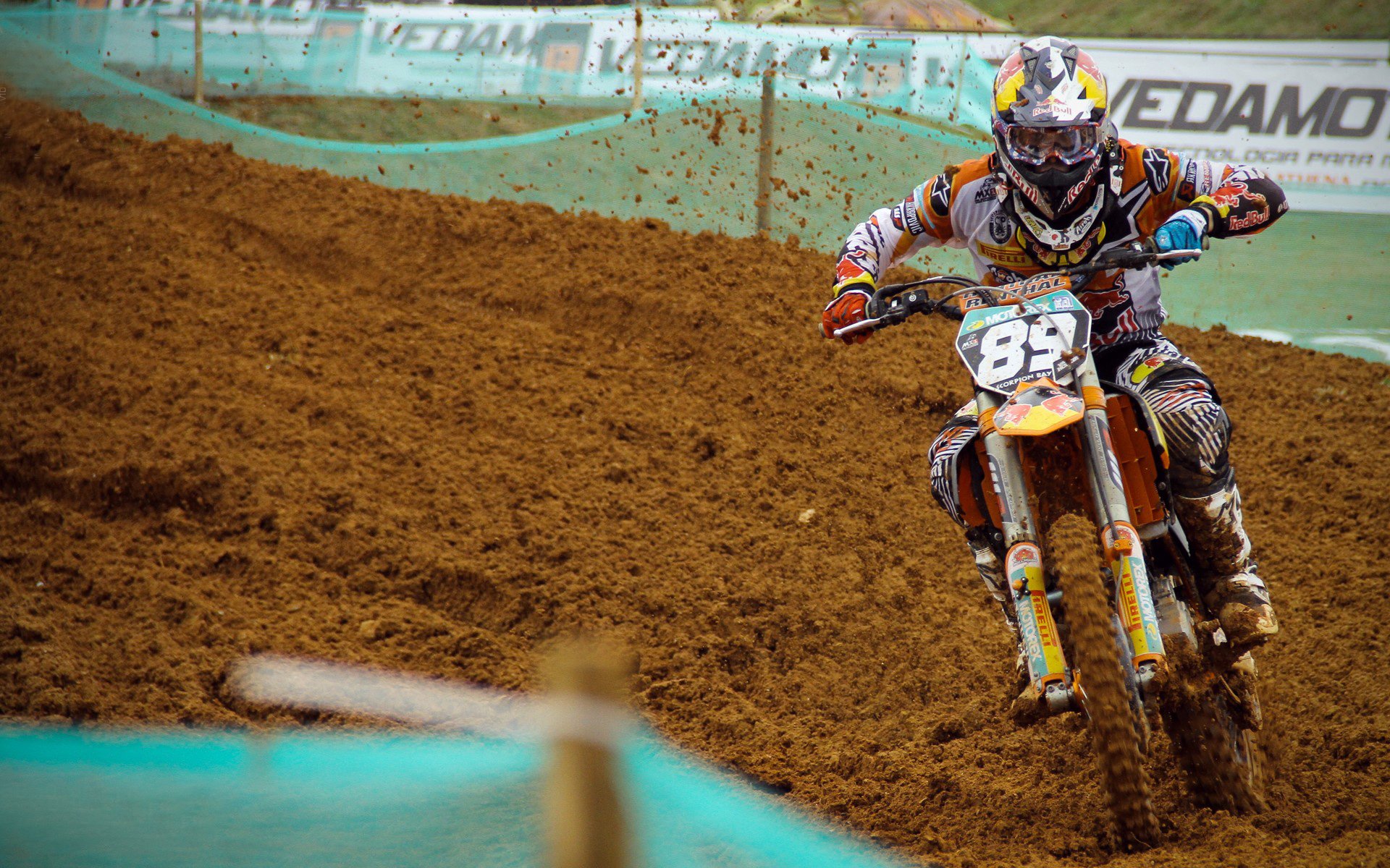 哈兰德连续20场破门，英超火力王再续神迹，哈兰德德甲